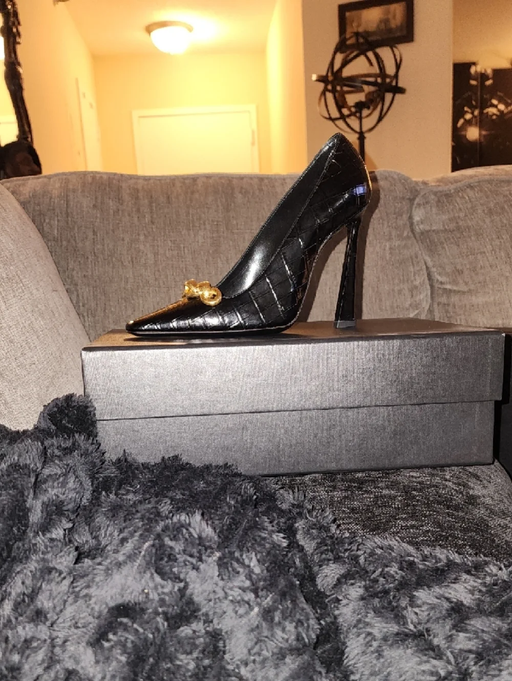 Saint Laurent Black Croc-Embossed Pump with Gold Chain - Picture 4 of 8